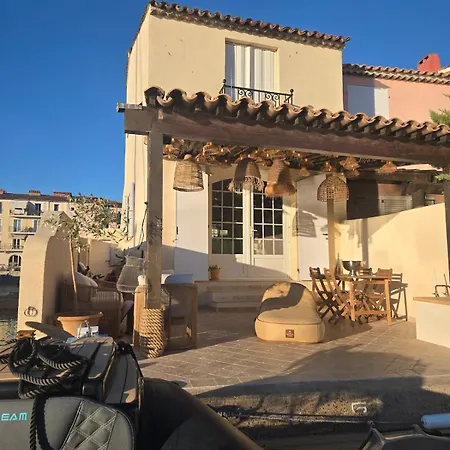 Maison De Pecheur Sur L Eau Avec Bateau En Option * Grimaud
