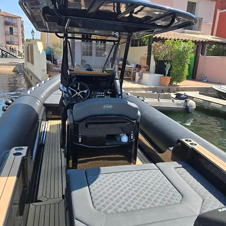 Сasa de vacaciones Maison De Pecheur Sur L Eau Avec Bateau En Option *